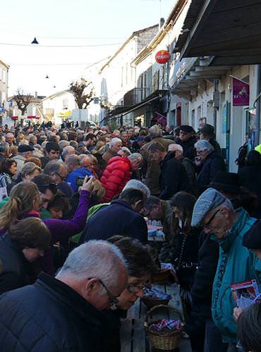 Marché aux truffes à Lalbenque, ©C.Seguy - Lot Tourisme Marché aux truffes de Lalbenque