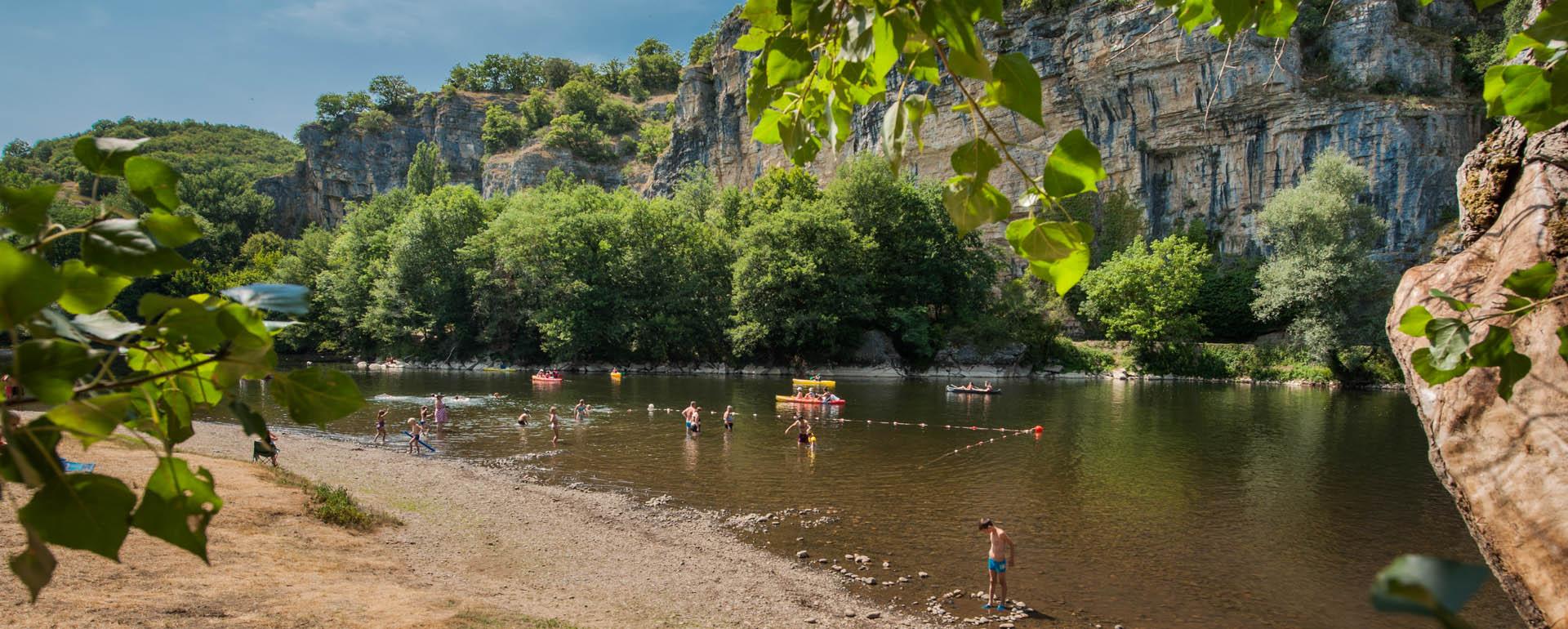 Baignade dans la Dordogne