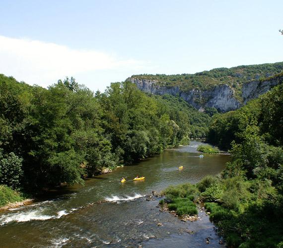 Location de canoë à SaintAntoninNobleVal Tourisme en Occitanie