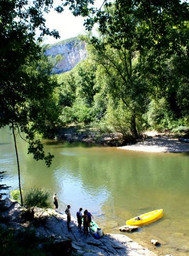 Gorges de l'Aveyron, ADT Tarn-et-Garonne Canoë dans les gorges de l'Aveyron