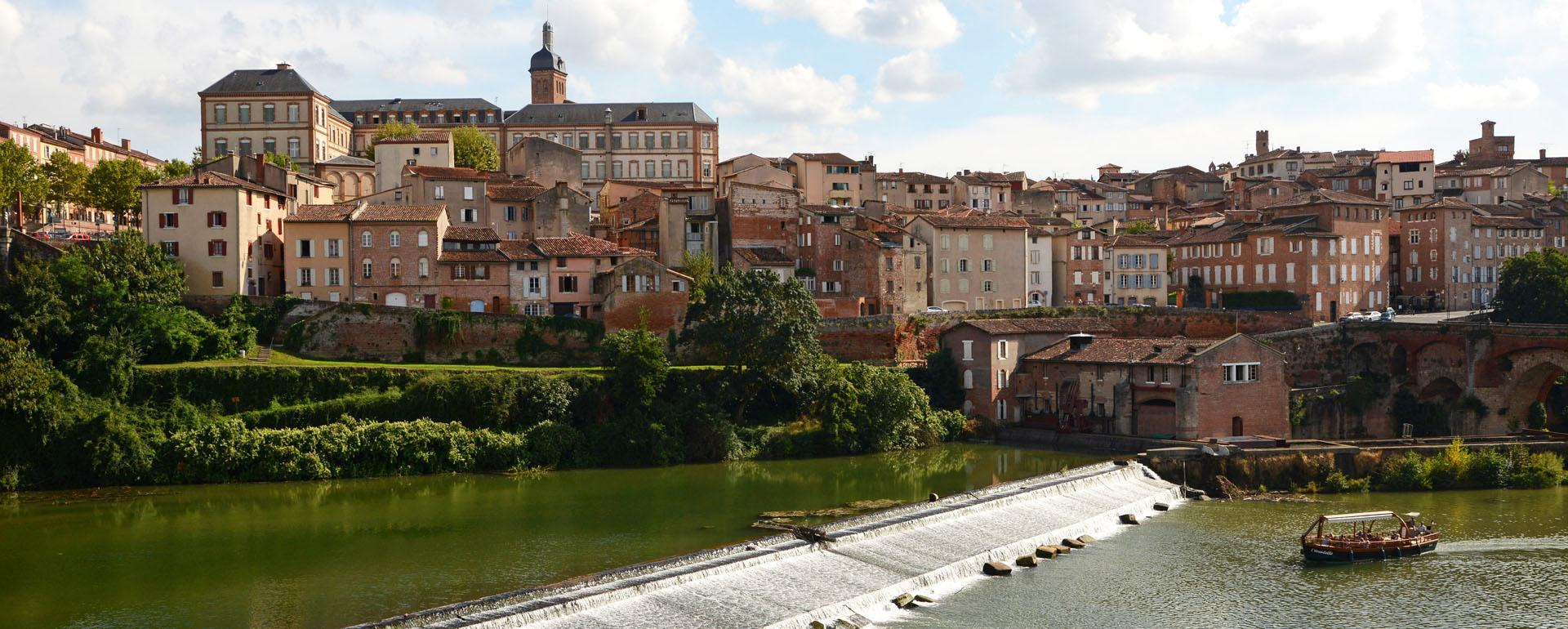 Le Tarn à Albi  Gabarre sur le Tarn à Albi © P.Thébault / CRTL Occitanie
