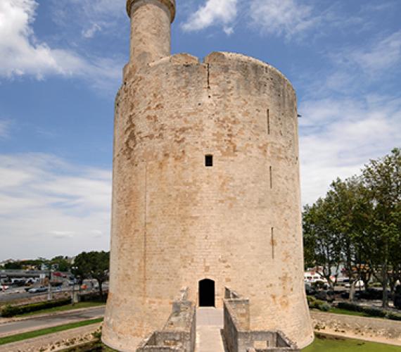 La tour de Constance