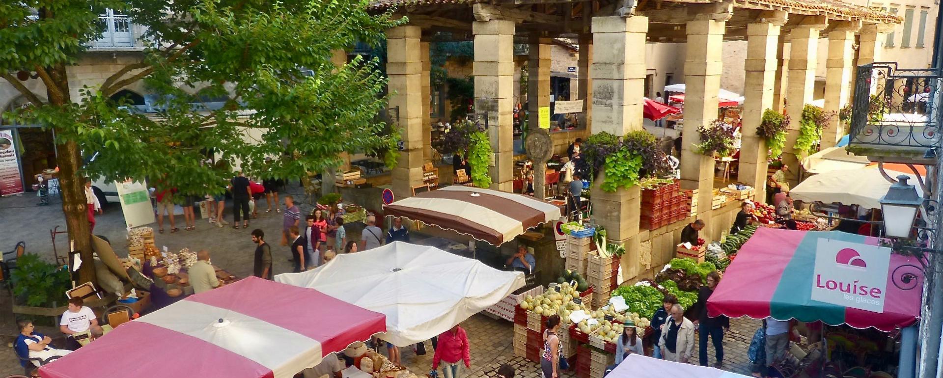 Le marché de Saint-Antonin Noble Val