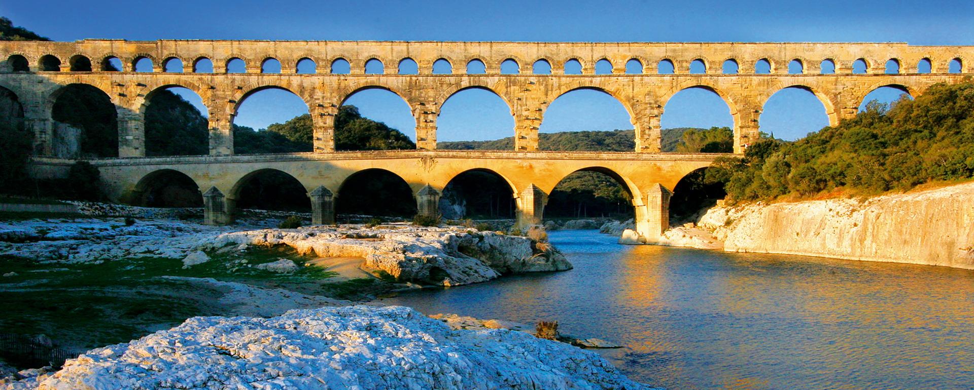 pont du gard tour from nimes