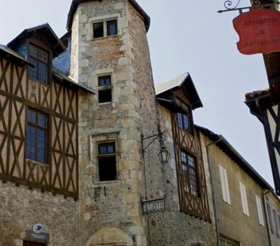 Maison médiévale - St Bertrand Maison médiévale - St Bertrand