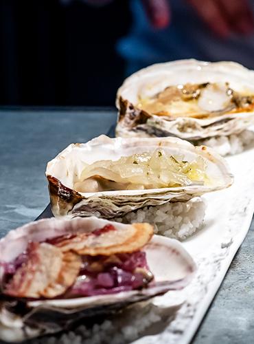 Restaurant La Folie © Domaine Tarbouriech Les Huîtres au restaurant La Folie © Domaine Tarbouriech