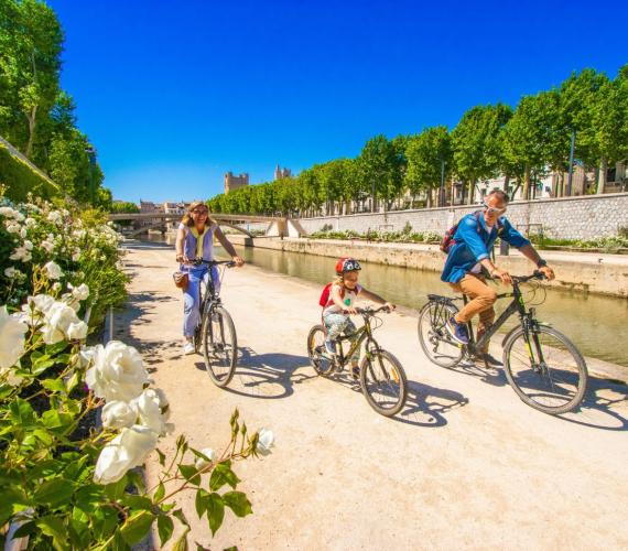 A vélo à Narbonne © ADT Aude /C.Deschamps