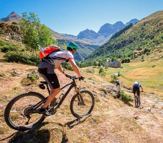 En VTT dans la vallée de Gavarnie-Gèdre