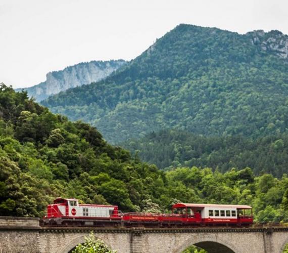 Train Rouge - Train du Pays Cathare et Fenouilledès © TPFC