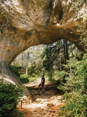 Arcs de Saint-Pierre sur le Causse Méjean, Staarts.com ... pour jouer à cache-cache !