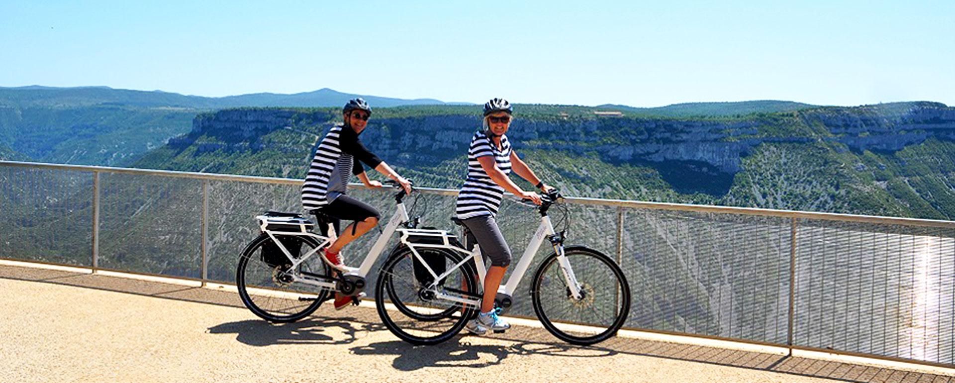 Balade en vélo à assistance électrique - Cirque de Navacelles © Cigale Aventure