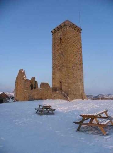 ... et en plein milieu : une tour ! ... et en plein milieu : une tour !