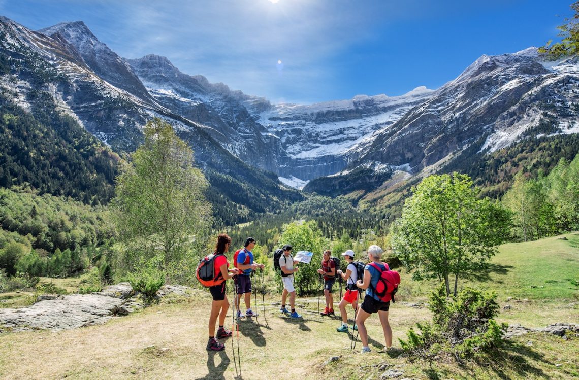 Randonnée en montagne au Cirque de Gavarnie (UNESCO) en été