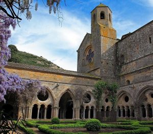 Abbaye de Fontfroide (Aude) © Edgar de Puy / Georama Aude Pays Cathare