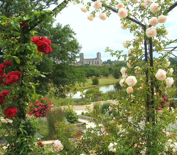 La Romieu - Jardins de Coursiana - Gers