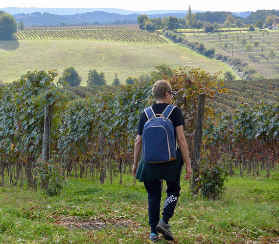 Randonneur Gers © Collection Tourisme Gers -R.Lequai