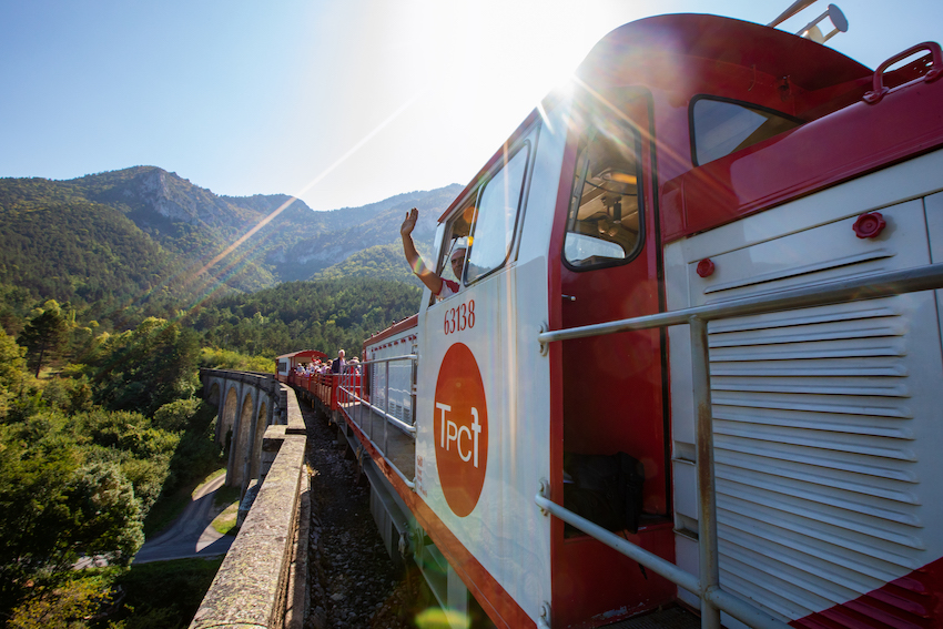 Train-rouge_Chauffeur©L_FALIU_Garnements