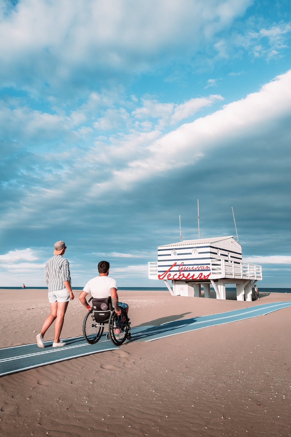 Gruissan Plage des chalets©wheeledworld Gruissan Plage des chalet