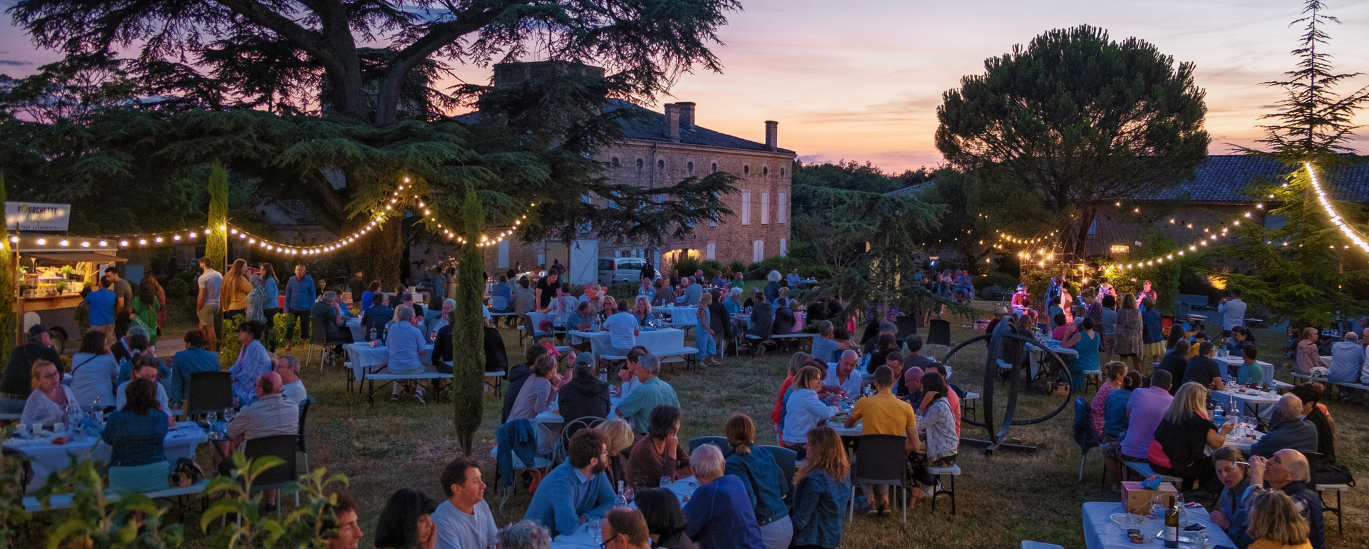 Repas festif au domaine © Stéphane Médina