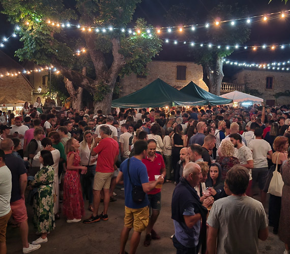 Marché festif Loubressac © Lot Tourisme / A.Leconte