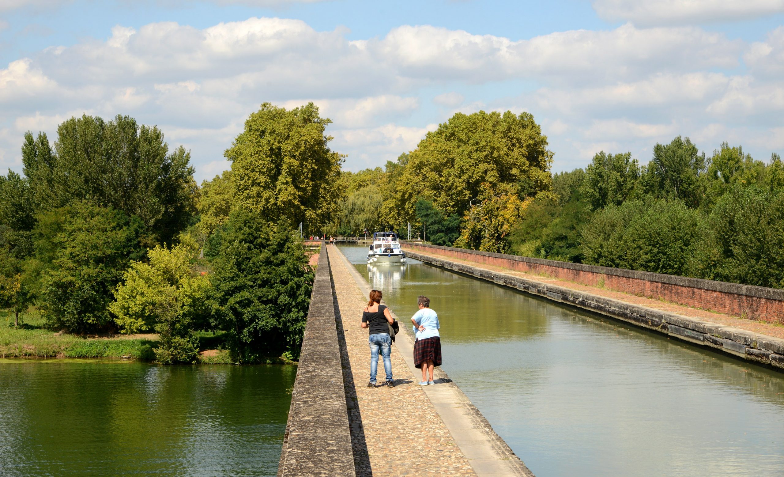 Le canal des Deux Mers à Moissac © Patrice Thébault Canal des 2 Mers à Moissac © Patrice THEBAULT / CRTL Occitanie