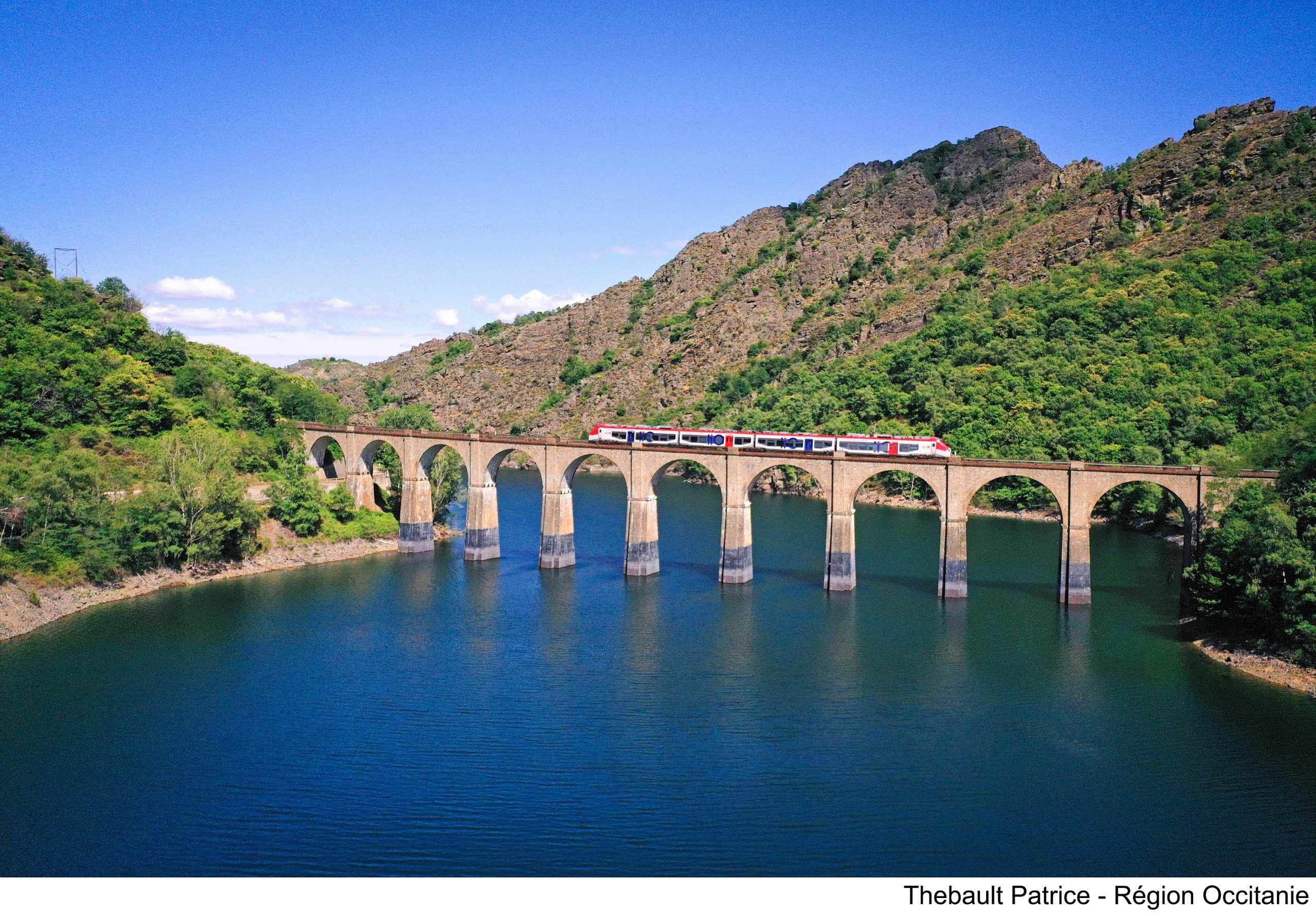 Lac de Villefort © Thebault Patrice - Région Occitanie - CRTL Occitanie