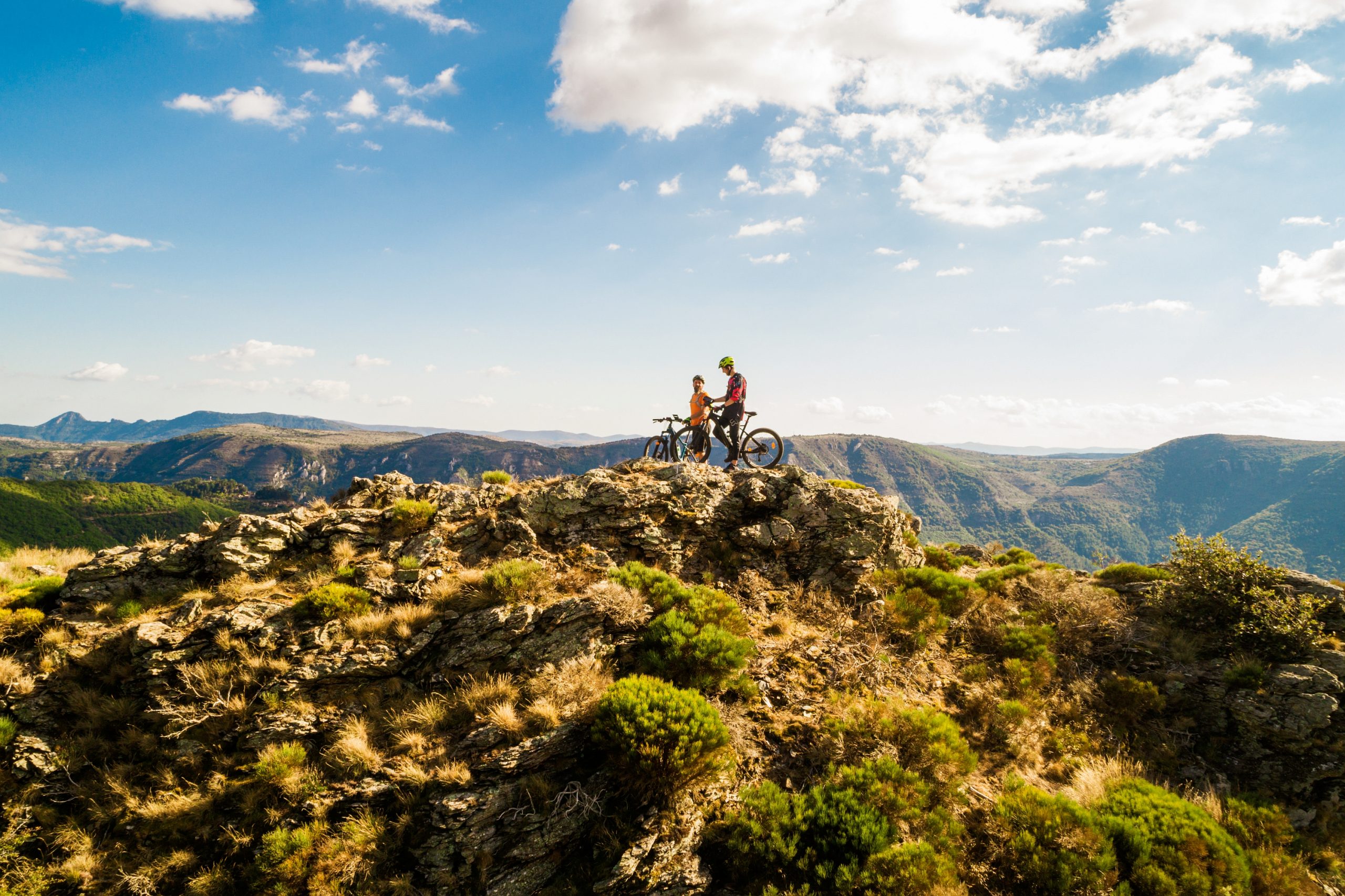 Vélo dans les Cévennes © Hervé Leclair - Aspheries - CRTL Occitanie - Cigale Aventure