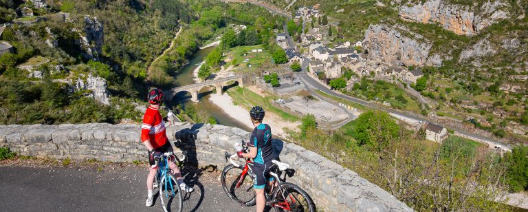 Vélo dans les Gorges du Tarn © Benoît Colomb / Lozère Tourisme