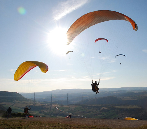 Parapentes à Millau © XHorizon