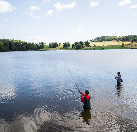 Pêche sur le Lac de Naussac Pêche sur le Lac de Naussac