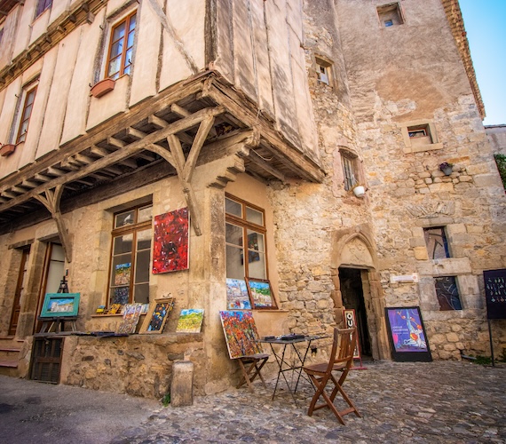Galerie d'art à Lagrasse © C.Deschamps / OTI Corbières Minervois