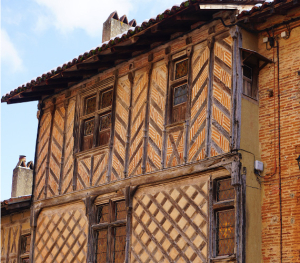 rieuxvolvestre_village_maisonpansdebois@otiduvolvestre
