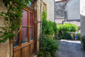 Ruelle à Cajarc Lot Tourisme - C. Novello