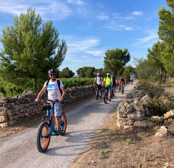Balades guidées en trottinette électrique tout terrain / Trott Up © Leucate Tourisme