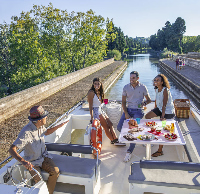 Promenade en péniche et déjeuner sur le Canal du Midi à Béziers