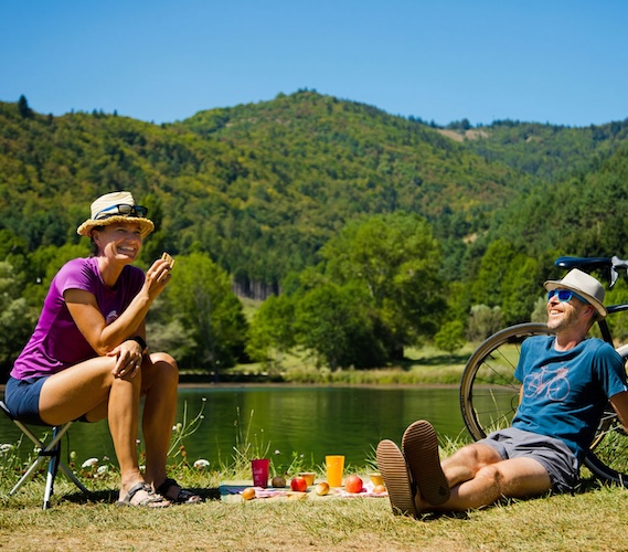 Pique nique au lac de Belcaire © Raphael Kann