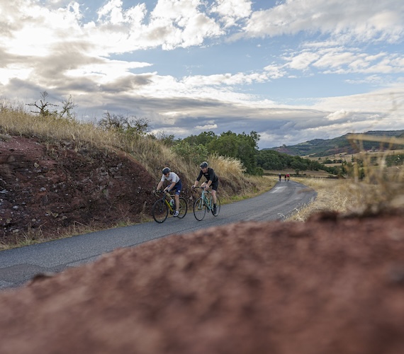 Vélo route sur le Rougier © Exo Dams