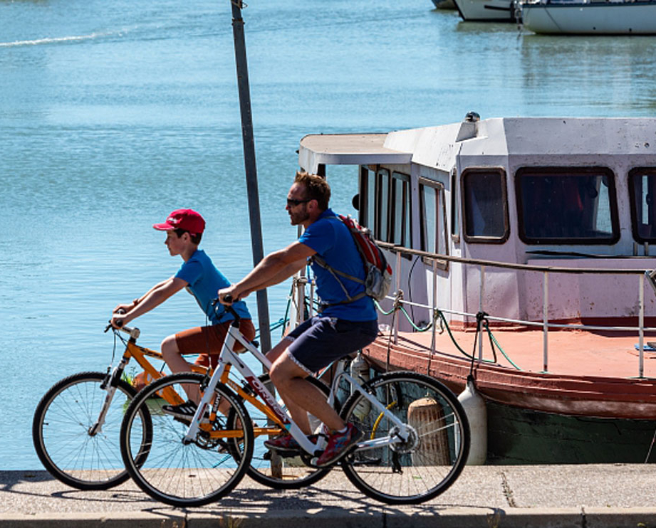 Vélo - Port de Beaucaire © Christian Marthelet / Gard Tourisme