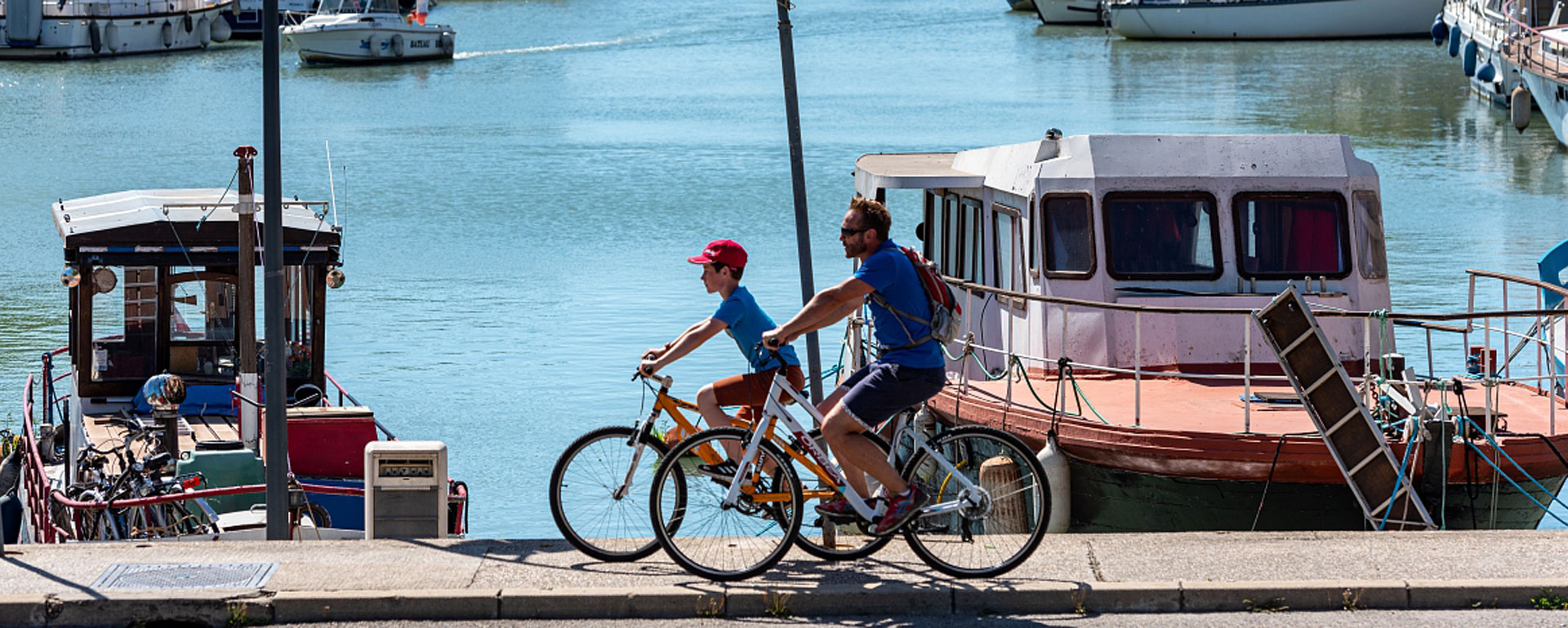 Vélo - Port de Beaucaire © Christian Marthelet / Gard Tourisme
